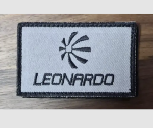 LEONARDO BADGE WRITING BLACK 8X5.1 CM